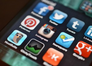 Soziale Medien rofitieren von Nachrichten, aber profitieren die Nachrichtenmacher auch von sozialen Medien?